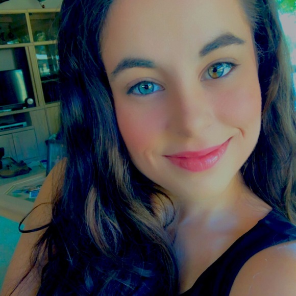 Meet your Posher, Kelsy - Picture 1 of 1